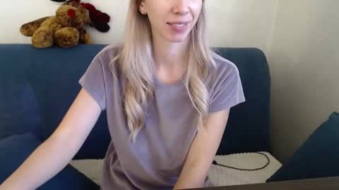 Moni online show from 10.12.25