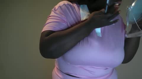 Snapshot of moni_simone chatting on 06.02.26 moni_simone online show from 06.02.26