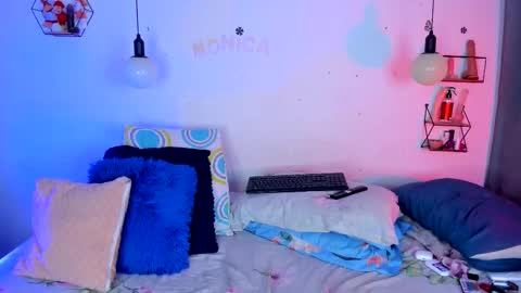 aleja      independent model       online show from 11.09.25