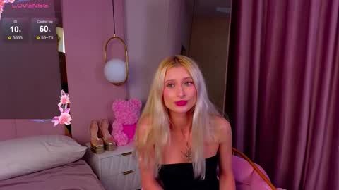 Monica online show from 09.13.25