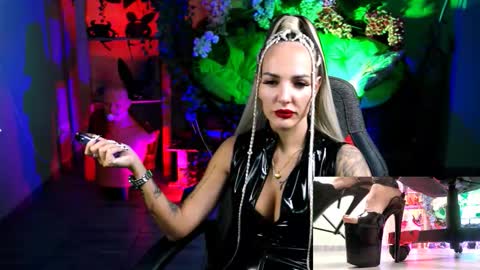 Snapshot of monicamaxwel chatting on 10.14.25 Monika online show from 10.14.25