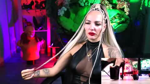 Snapshot of monicamaxwel chatting on 10.16.25 Monika online show from 10.16.25