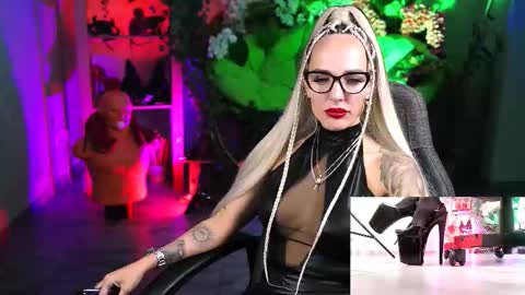 Snapshot of monicamaxwel chatting on 10.21.25 Monika online show from 10.21.25