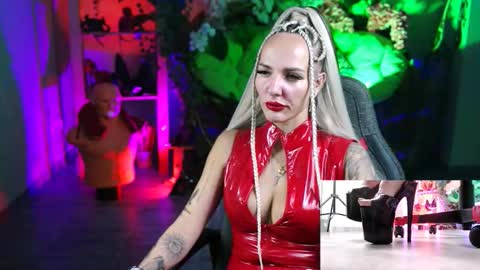 Snapshot of monicamaxwel chatting on 10.22.25 Monika online show from 10.22.25