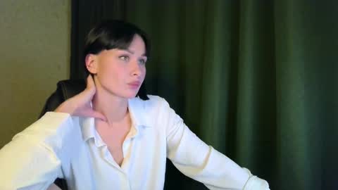 monicapeach_ online show from 09.17.25