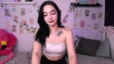 Snapshot of monicatess chatting on 09.26.25 Monica online show from 09.26.25