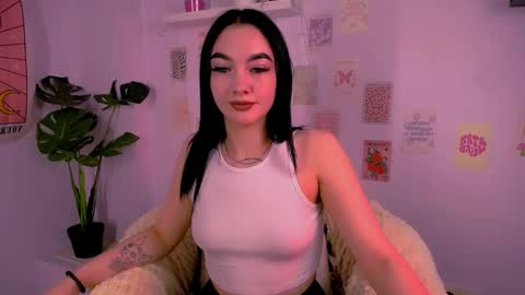 Snapshot of monicatess chatting on 10.20.25 Monica online show from 10.20.25