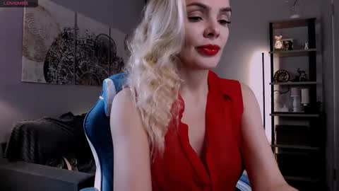 monicharm online show from 09.12.25