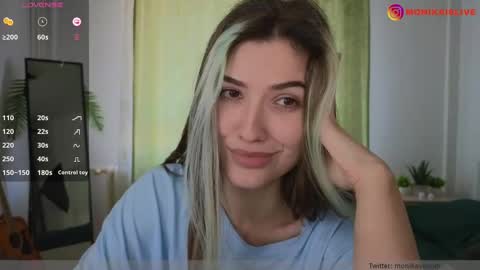 Snapshot of monikavenom chatting on 03.04.25 Monika online show from 03.04.25