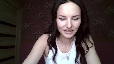 Snapshot of monparis_dream chatting on 10.24.25 monparis_dream online show from 10.24.25