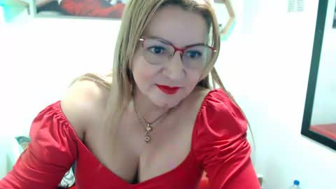 Snapshot of monserrat_diva chatting on 06.20.26 monserrat_diva online show from 06.20.26