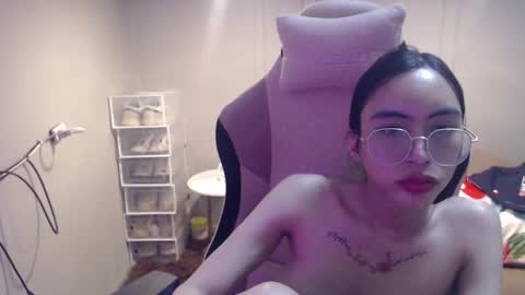 ELYSE A SIMPLE GIRL online show from 02.04.25