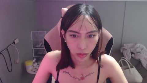 ELYSE A SIMPLE GIRL online show from 02.17.25