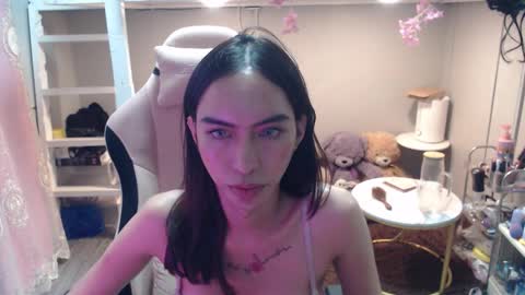 ELYSE A SIMPLE GIRL online show from 11.29.25