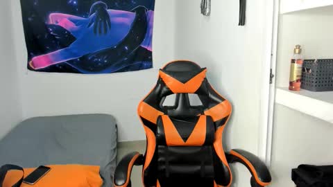 montes_juan online show from 10.06.25