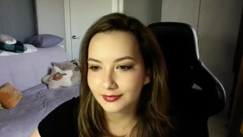 Snapshot of moodiemira chatting on 09.16.25 moodiemira online show from 09.16.25