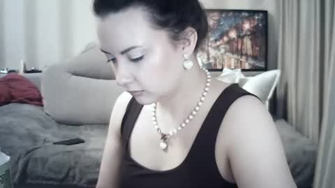 moodiemira online show from 06.10.26