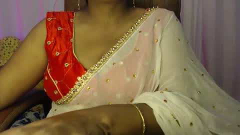 Snapshot of moody_maya chatting on 11.16.25 Maya online show from 11.16.25