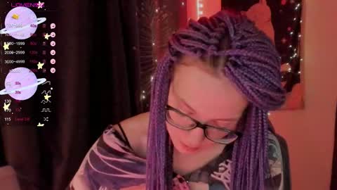 Snapshot of moon__girl chatting on 09.26.25 Roxy online show from 09.26.25