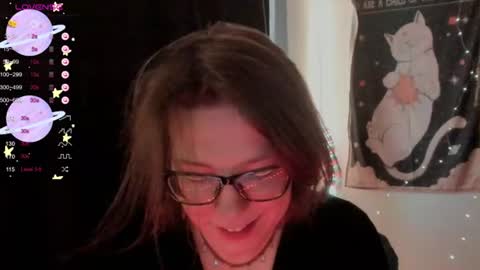 Snapshot of moon__girl chatting on 06.14.26 Roxy online show from 06.14.26