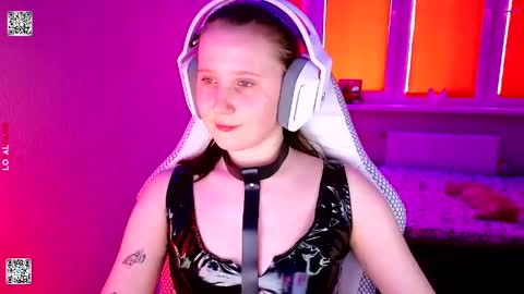 Lola online show from 04.08.26