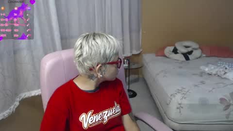 Snapshot of moon_cat85 chatting on 07.18.26 Luna online show from 07.18.26