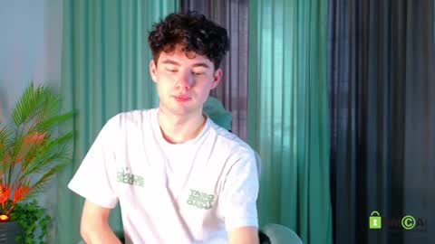 moon_gloww online show from 04.08.26