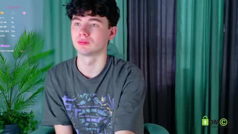 moon_gloww online show from 04.13.26