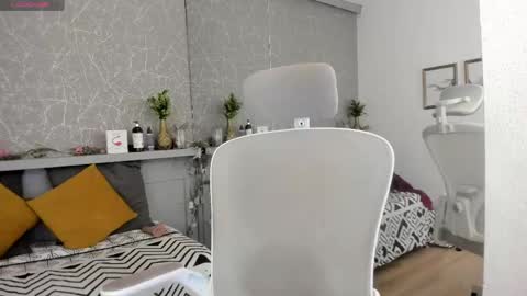 Sarah online show from 04.17.26