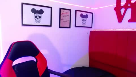 moon_sunflowers online show from 03.01.25