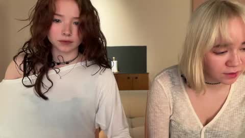 Snapshot of moonfaced_ chatting on 05.16.26 Ann online show from 05.16.26
