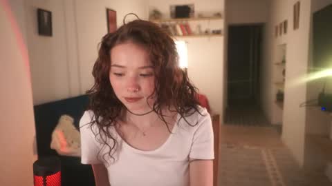 Snapshot of moonfaced_ chatting on 05.30.26 Ann online show from 05.30.26
