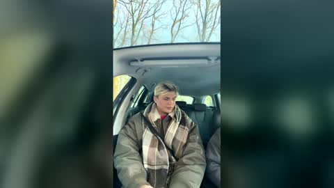 Snapshot of moonflamek chatting on 01.10.26 moonflamek online show from 01.10.26