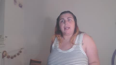 Snapshot of moonfox_ chatting on 09.24.25 MoonFox  online show from 09.24.25