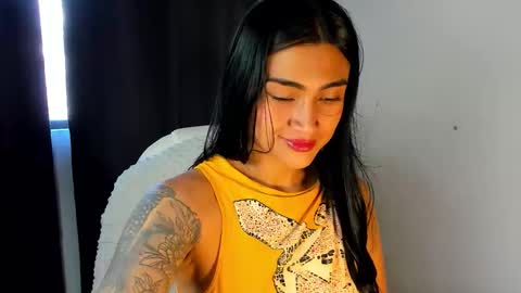 Snapshot of moonie_baddie31 chatting on 10.27.25 moonie_baddie31 online show from 10.27.25