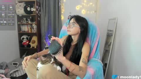 MOON  online show from 04.06.26