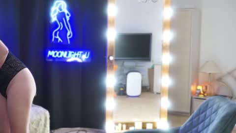 Snapshot of moonlight4u chatting on 01.24.25 Jane online show from 01.24.25