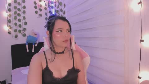 moonliight__ online show from 02.20.25