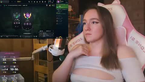 Snapshot of moonlish_siren chatting on 07.21.26 Katrin online show from 07.21.26