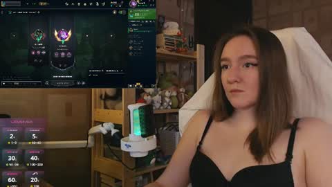 Snapshot of moonlish_siren chatting on 07.27.26 Katrin online show from 07.27.26