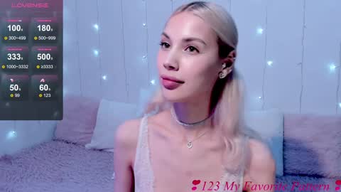 Hello Im Jess  Lets have a Party online show from 12.13.24