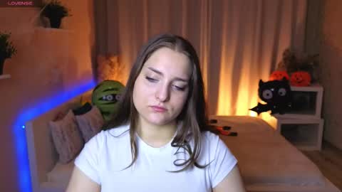 Lina online show from 10.21.25