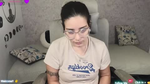 Moon Woman online show from 01.03.25