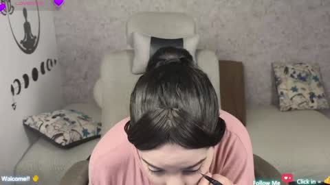 Moon Woman online show from 01.05.25