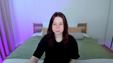 Snapshot of mooonlightsky chatting on 04.21.26 Charli online show from 04.21.26