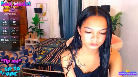 Snapshot of morena_cockts chatting on 02.10.26 rondina online show from 02.10.26