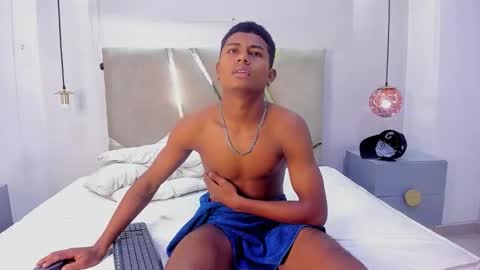 Snapshot of morenitodigno chatting on 10.24.25 Mmorenito online show from 10.24.25