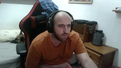 Snapshot of morenoch19 chatting on 10.23.25 alejo online show from 10.23.25