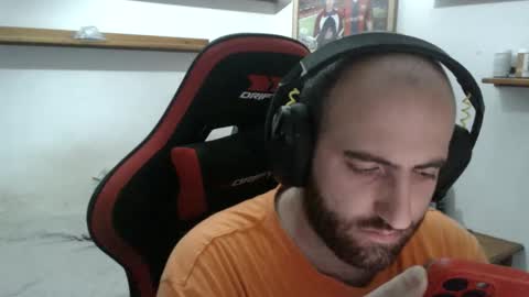 Snapshot of morenoch19 chatting on 11.05.25 alejo online show from 11.05.25