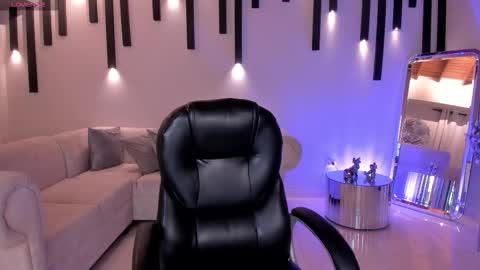 Morgan Hicks online show from 10.08.25